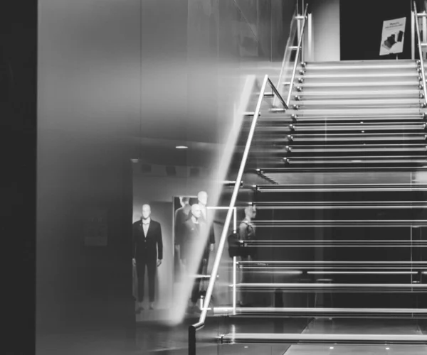 What Happens to Commercial Leases When You Buy or Sell a Business in Florida?